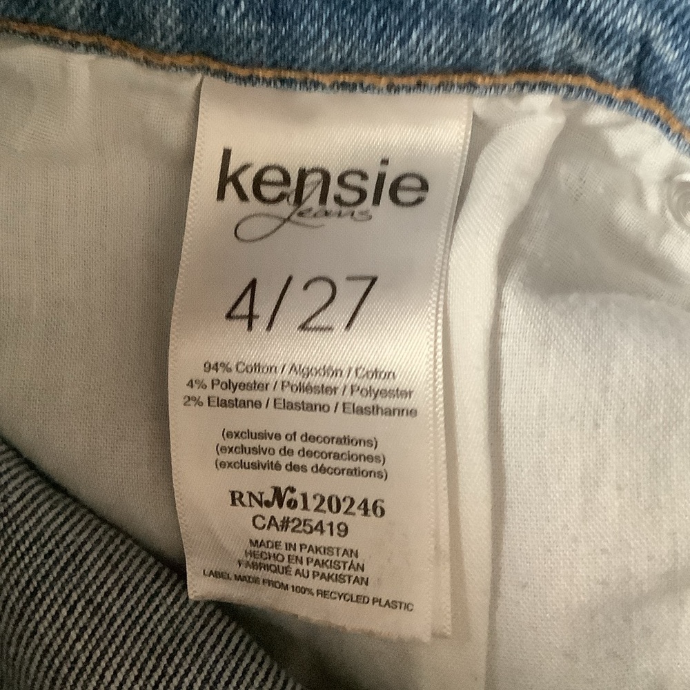 Kensie Vintageluxe Jeans with Distressed Hem - Picture 5 of 5